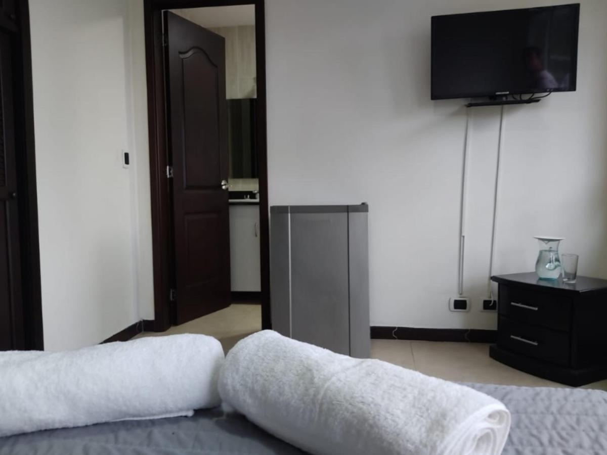 Habitacion Privada En Finca Turistica Hualcala La Mesa  Eksteriør bilde